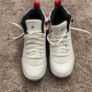 Kids 4.5 Jordan sneakers